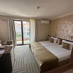 Family Radiana Hotel