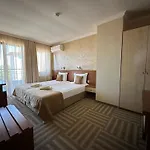 Hotel Family Radiana 2*