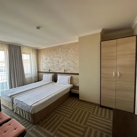 Hotel Family Radiana 2*