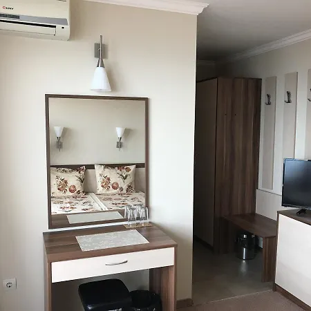 Family Radiana Hotel 2*