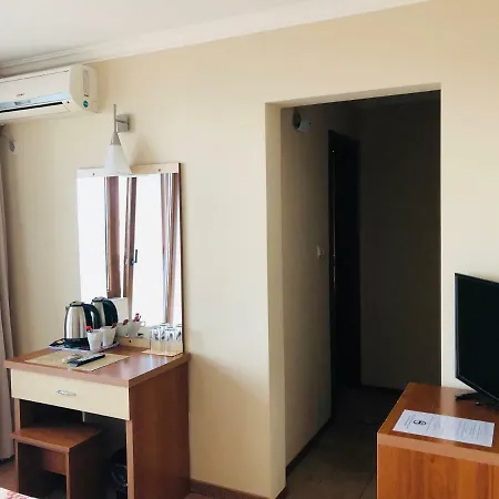 Family Radiana Hotel 2*