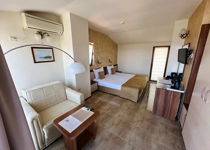 Хотел Family Radiana