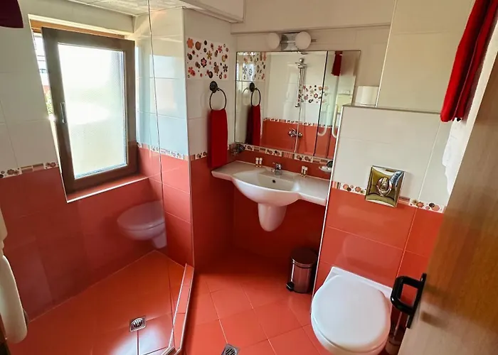 Family Radiana Хотел 2*