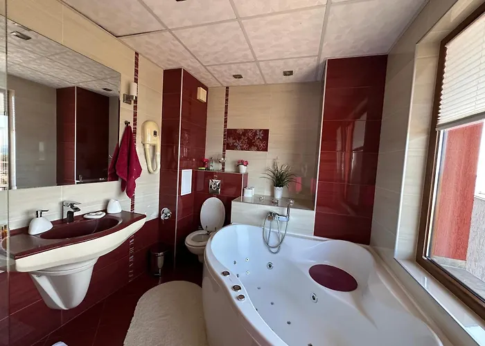 Хотел Family Radiana