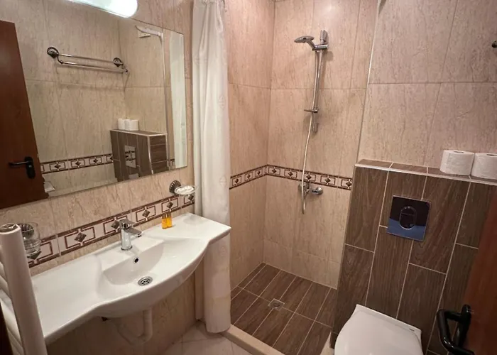 Хотел Family Radiana 2*