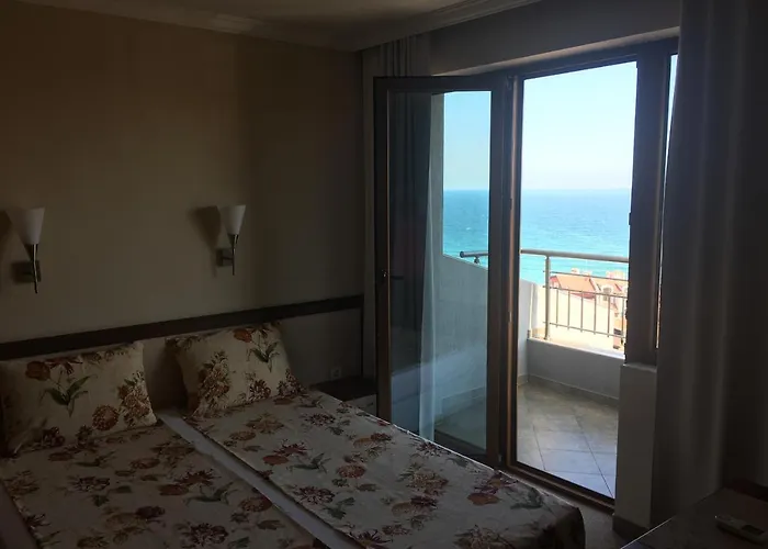 Family Radiana Хотел 2*